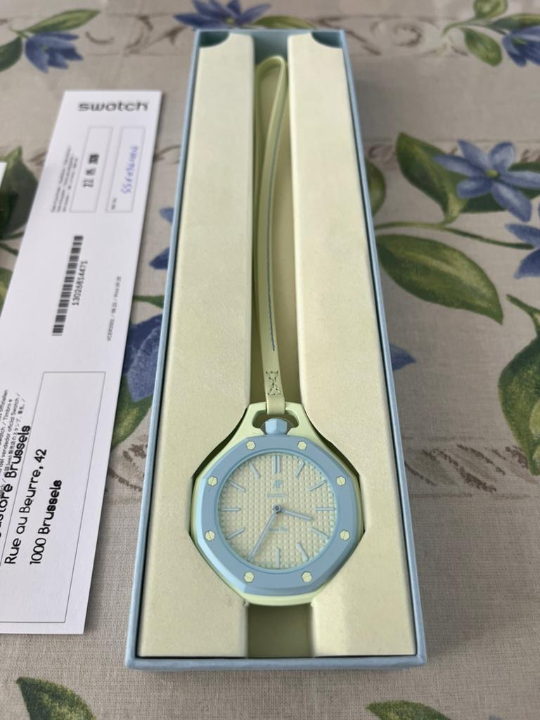 AP x SWATCH Royal Pop, Ophalen of Verzenden, Nieuw, Zakhorloge, Swatch