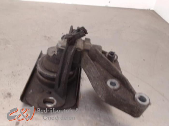 Support moteur d'un Opel Vivaro, -, Opel, 3 mois de garantie, Utilisé