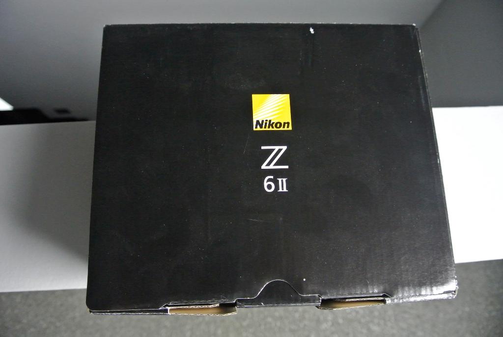 Nikon Z6II met Z24-70 f4S  set + MB-N10 + L plate, Compact, Comme neuf, Enlèvement, 24 Mégapixel