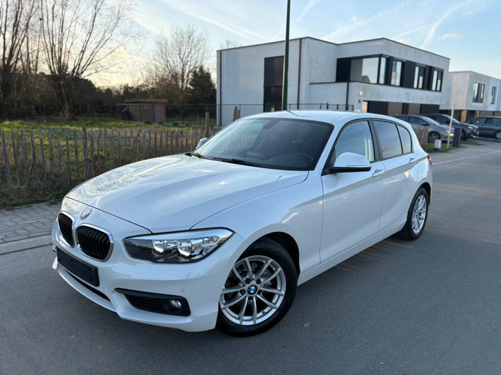 BMW 116D///79000km/automaat/Navi/airco/Bluetooth/carplay, Autos, BMW, Entreprise, Garantie prolongée, Noir, 5 portes