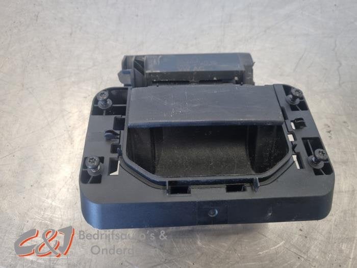Poignée portière arrière camionnette d'un Volkswagen Craf, Autos : Pièces & Accessoires, Volkswagen, -, 3 mois de garantie, Utilisé