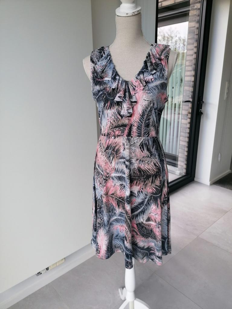 Jurk met ruffle, roze en grijs . Batida maat 3, Vêtements | Femmes, Taille 38/40 (M), Enlèvement ou Envoi, Au-dessus du genou