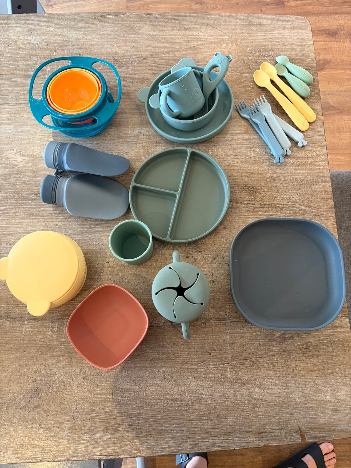 Set servies baby (liewood, mushie, minikoioi, beaba), Enlèvement, Comme neuf