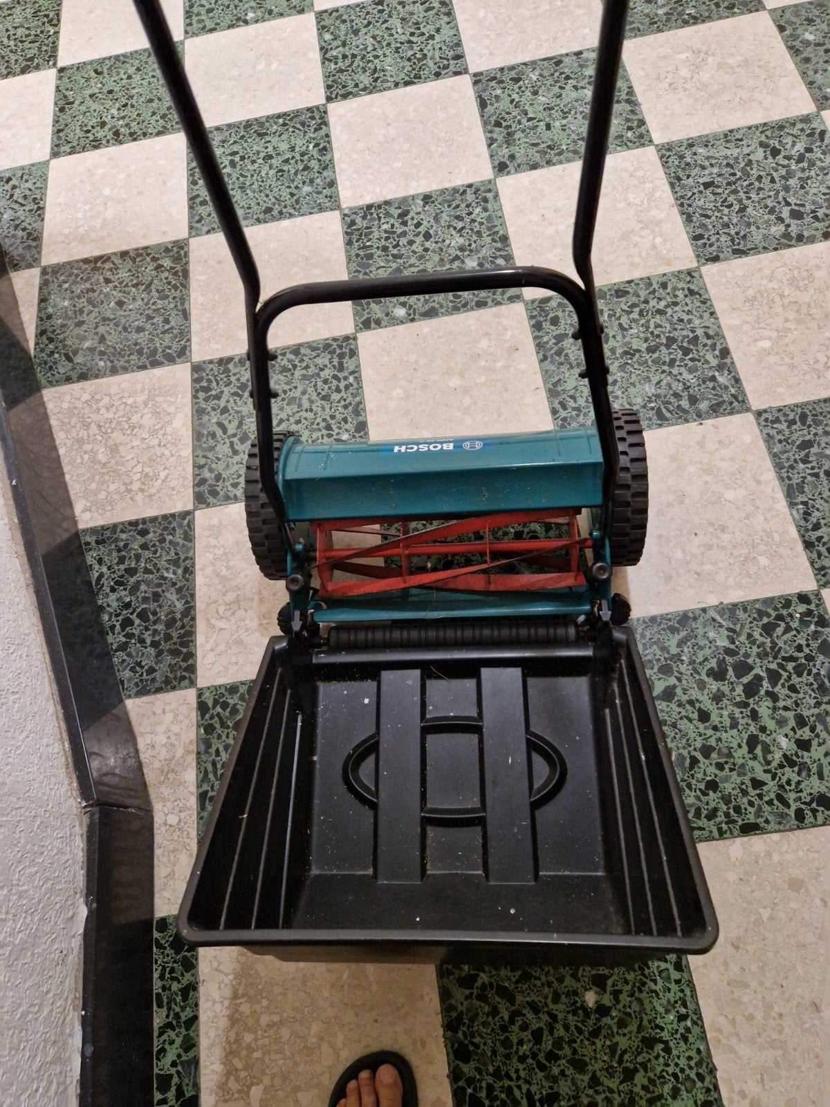 Tendeuse à gazon manuel de marque bosch, Tuin en Terras, Grasmaaiers, Ophalen