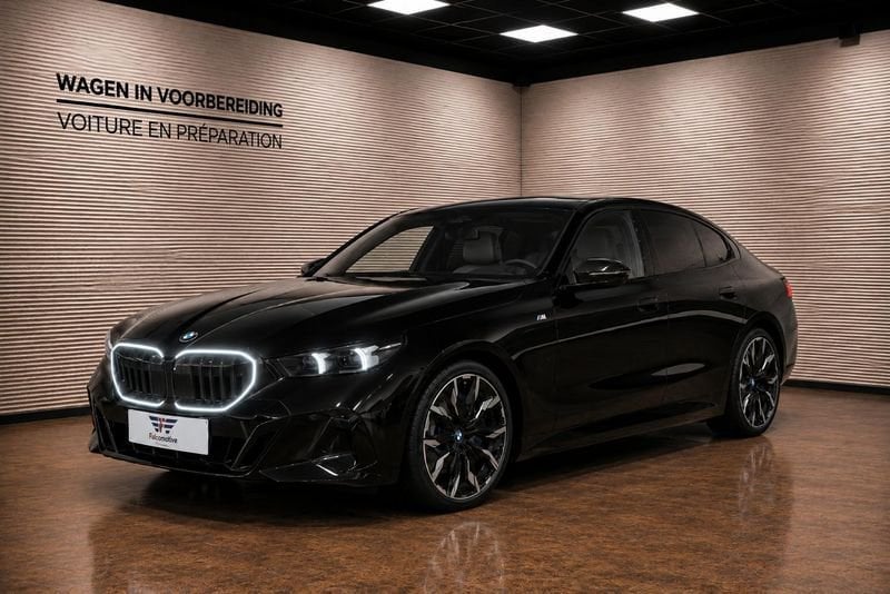 BMW Série 5 550e*PHEV*XDRIVE*M-SPORT PRO*FULL-FULL!!!*, Autos, BMW, Cuir, Entreprise, Hybride rechargeable, Noir
