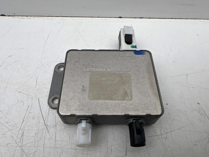 Antenne amplificateur d'un Mercedes B-Klasse, 3 mois de garantie, Utilisé, -, -