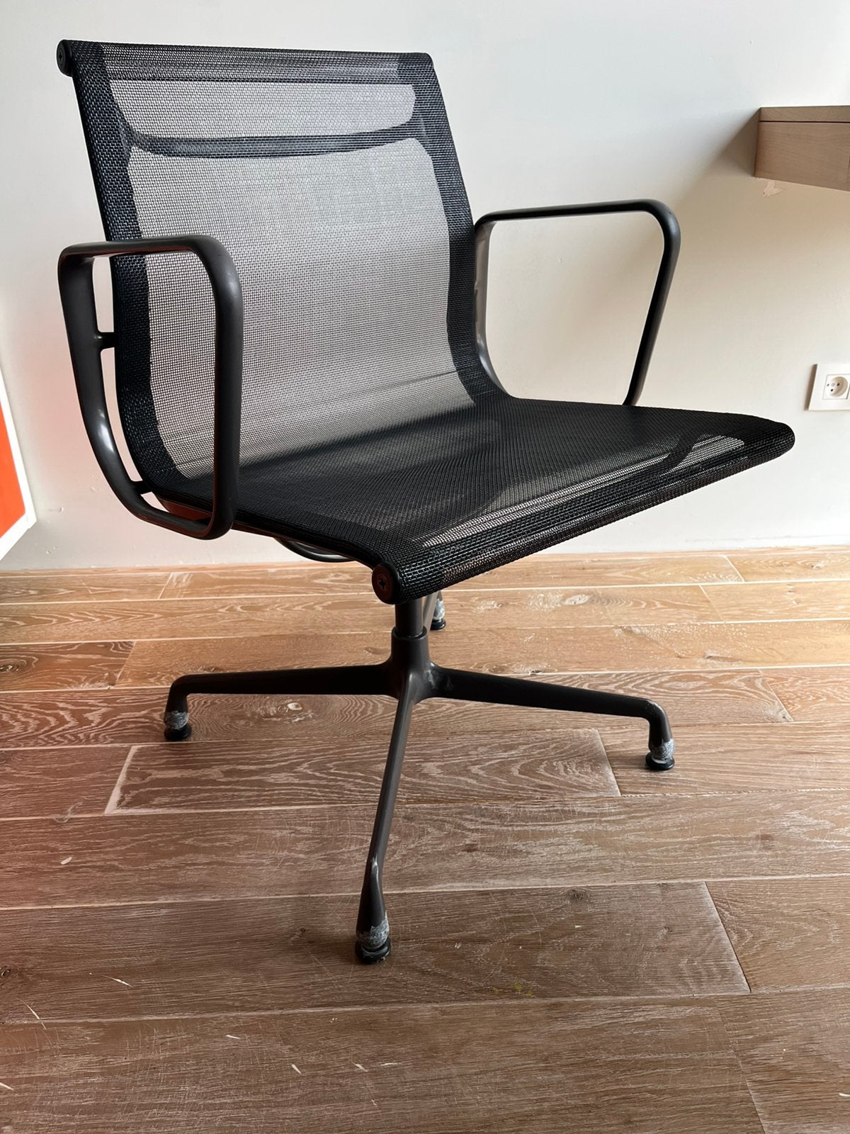 Eames 107, Ophalen, Gebruikt
