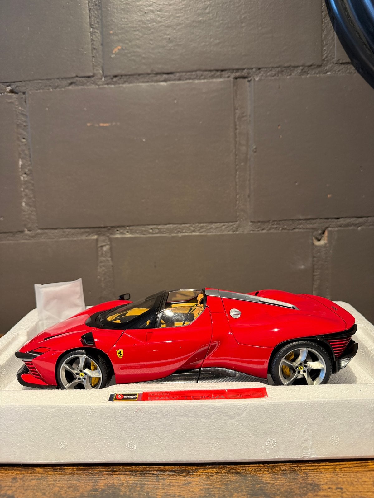 Ferrari Daytona SP3 signature series, Ophalen, Zo goed als nieuw