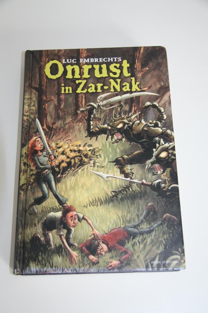 Onrust in zat nek * luc embrechts * +10 jaar, Ophalen of Verzenden, Gelezen, Fictie