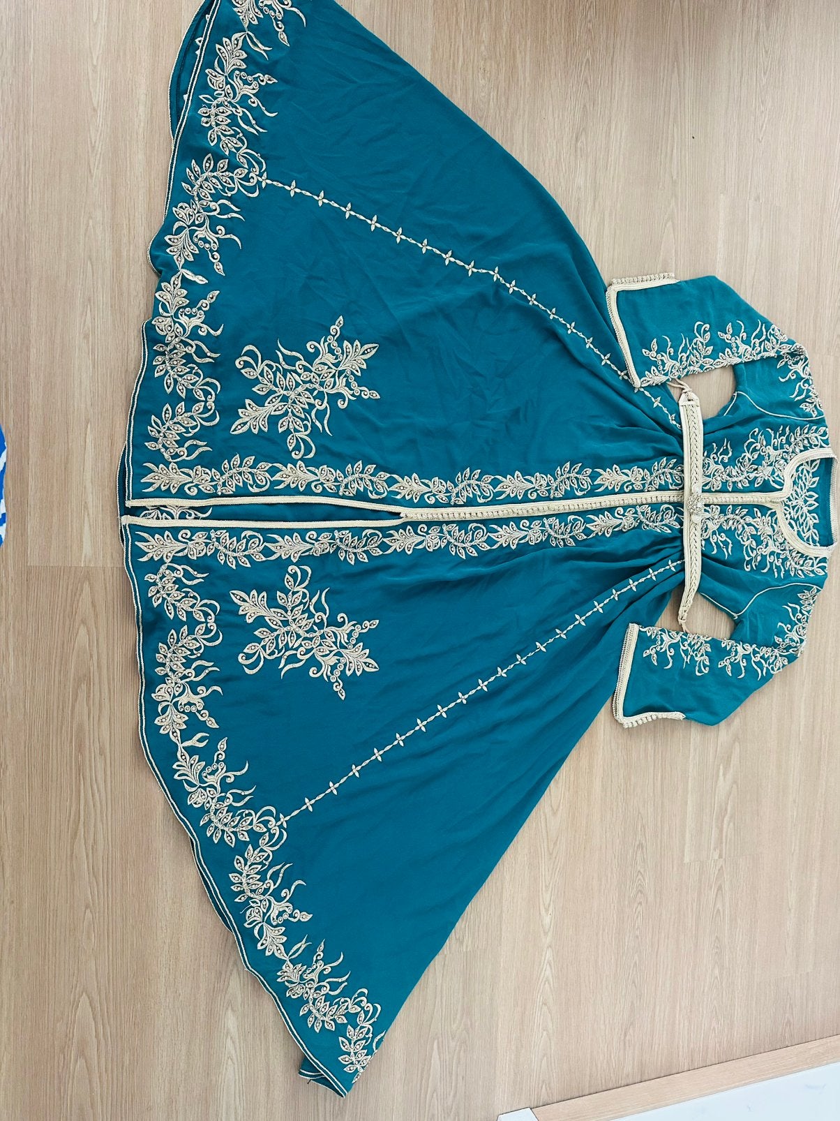 Caftan brodé avec ceinture, Kleding | Dames, Gelegenheidskleding, Overige typen, Overige kleuren, Gedragen, Ophalen