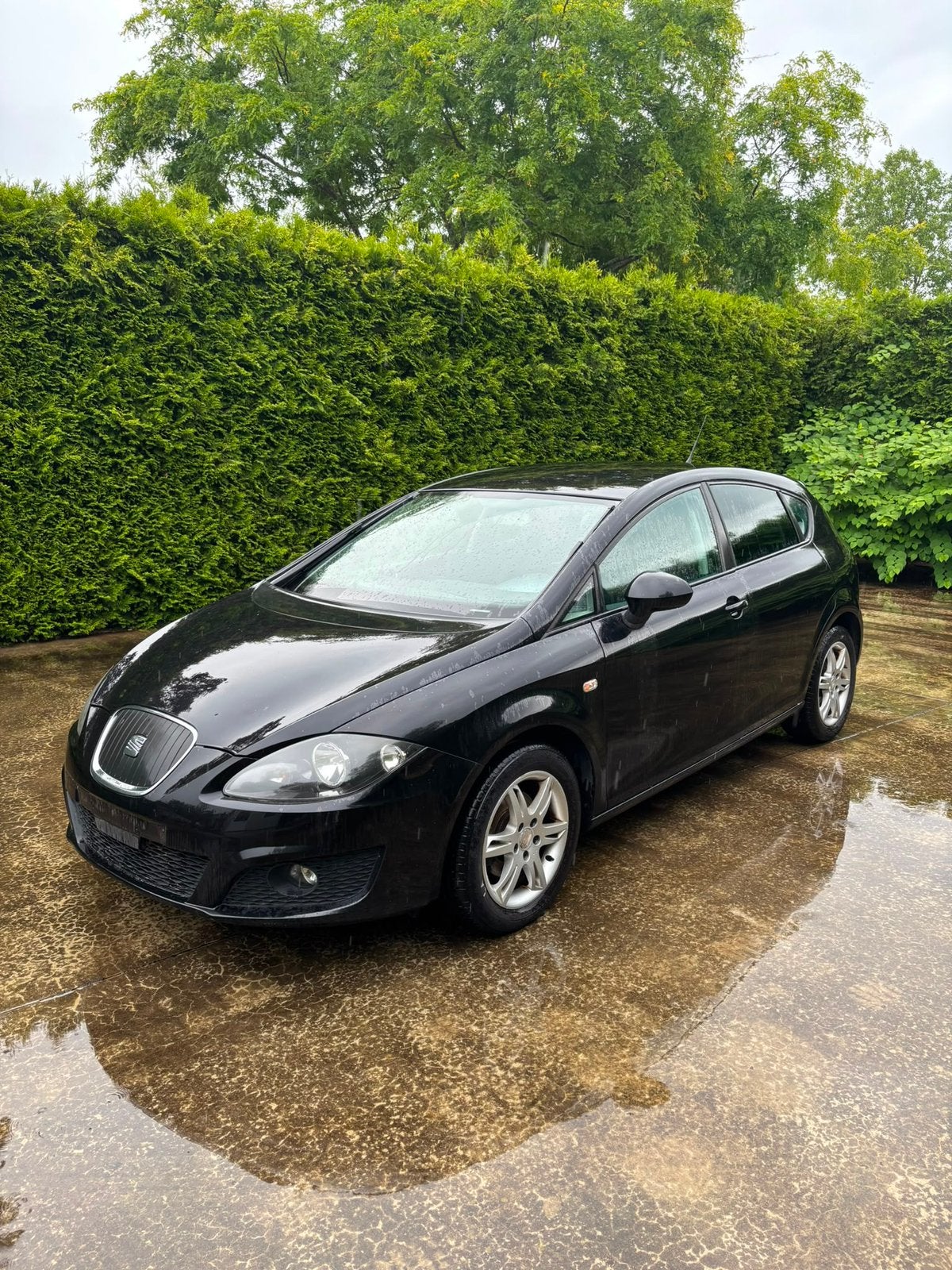Seat Leon 1.6 TDI Diesel – 2010 – 182.000 km, Autos, Seat, Euro 5, Achat, Noir, 5 portes