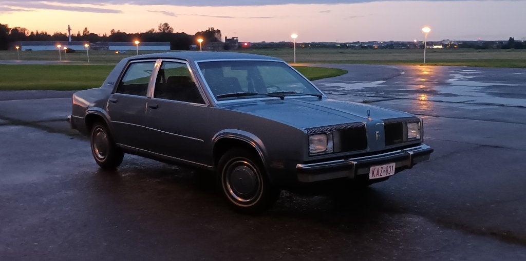 Oldsmobile Omega Brougham 1980, 2.8, 6 cilinder, Voorwielaandrijving, Stof, Blauw, Elektrische ramen