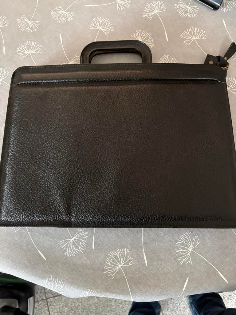 Lederen zwarte aktetas met ritssluiting 42 x 30 x 4, Ophalen, Zo goed als nieuw, Zwart, Leer