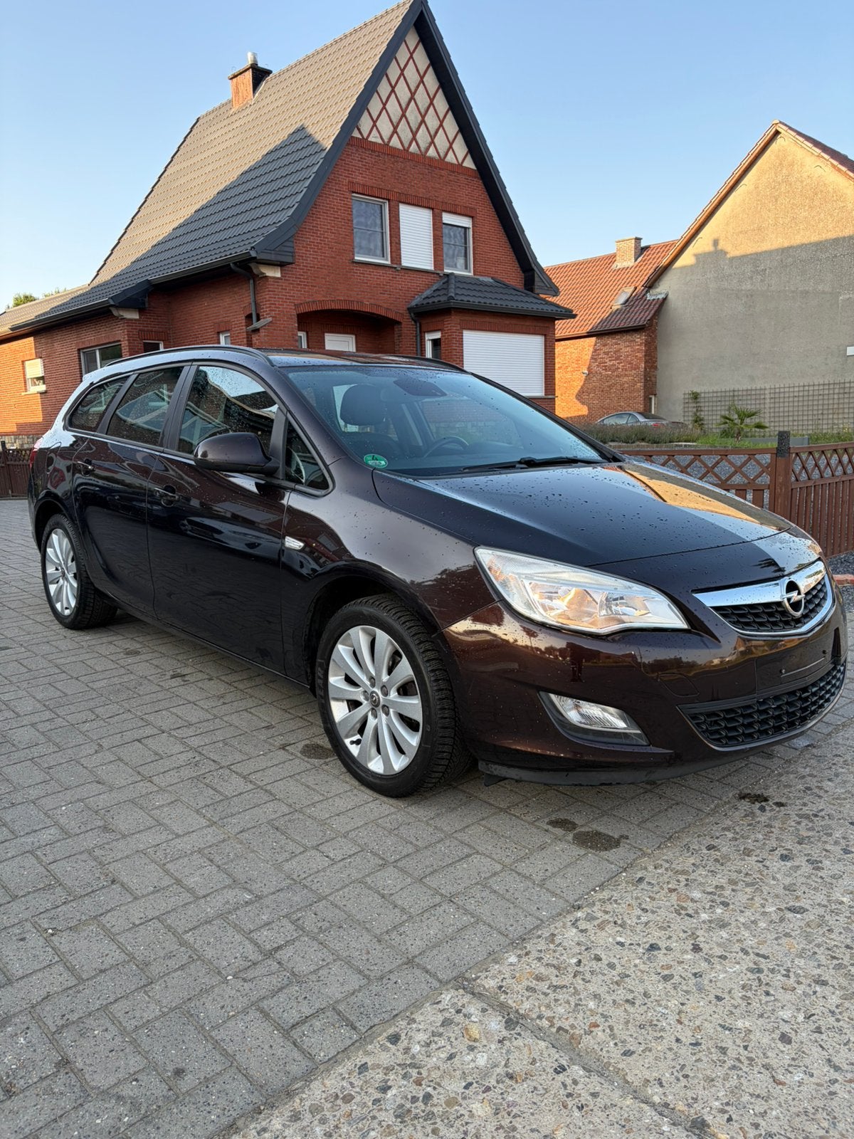 Opel Astra sports tourer 1.4 benzine automaat, Autos, Opel, Euro 5, Achat, Attache-remorque, Entreprise