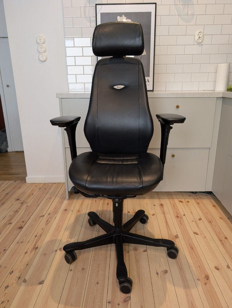 Chaise de bureau ergonomique ac revêtement en cuir Kinnarps, Comme neuf, Enlèvement, Ergonomique, Chaise de bureau