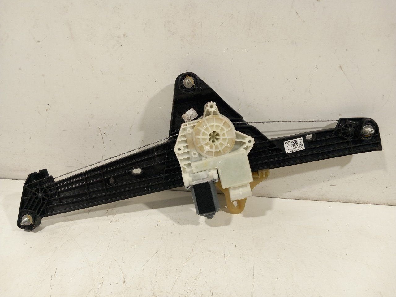 Raammechaniek elektrisch links voor Renault Clio, Onderdelen@venauto.nl, Van der Ven Autorecycling B.V., Gebruikt, Ettenseweg 76, 4706 PB Roosendaal, The Netherlands