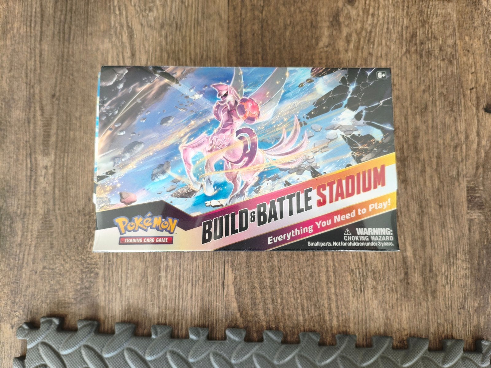 astral radiance build & battle stadium box. Out of print, Hobby en Vrije tijd, Ophalen of Verzenden