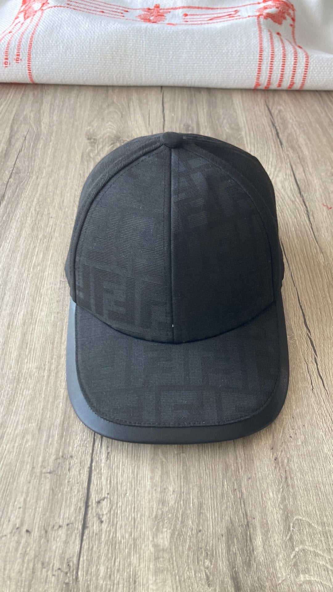Fendi pet zwart, Ophalen of Verzenden, Zo goed als nieuw, Pet