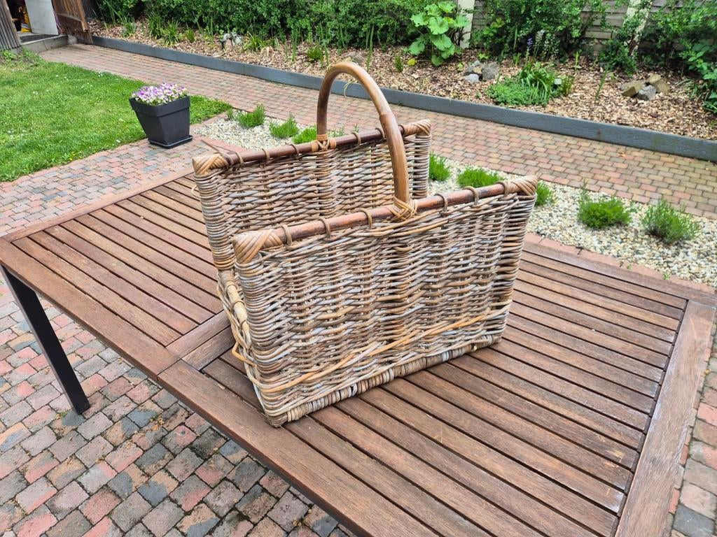 Rieten mand voor hout, Ophalen, Hout, Mand