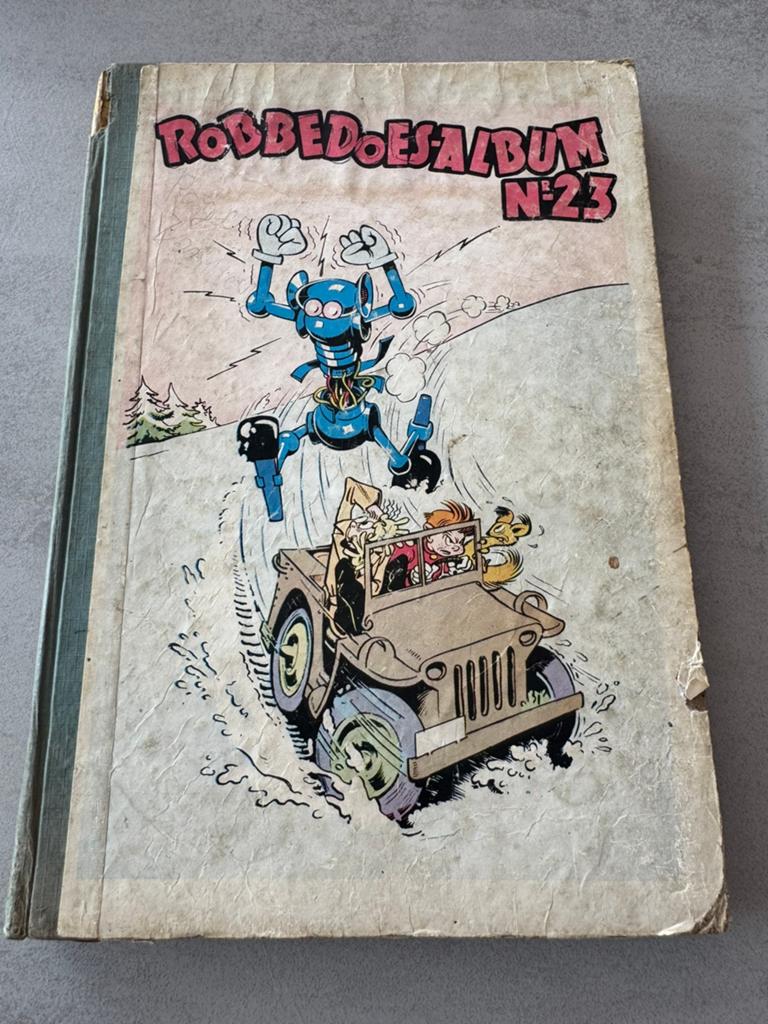 Robbedoes Vintage album 23 Dupuis (1948), Boeken, Eén stripboek, Ophalen of Verzenden, Gelezen
