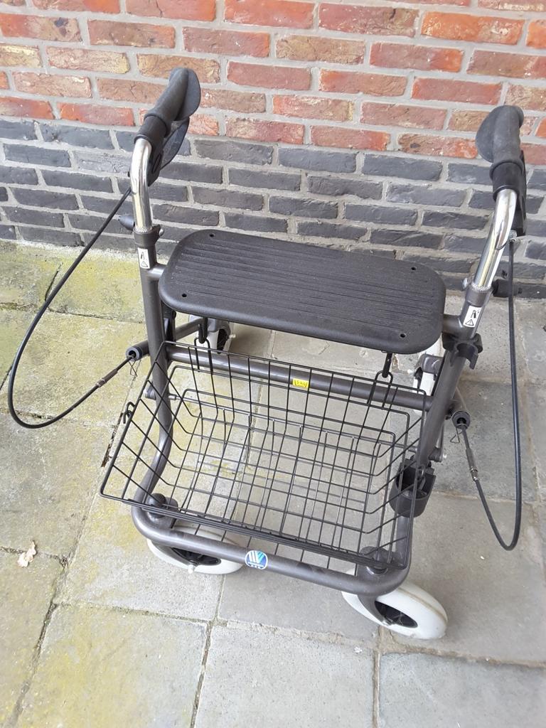 Loophulp / rollator, Diversen, Rollators, Ophalen, Zo goed als nieuw