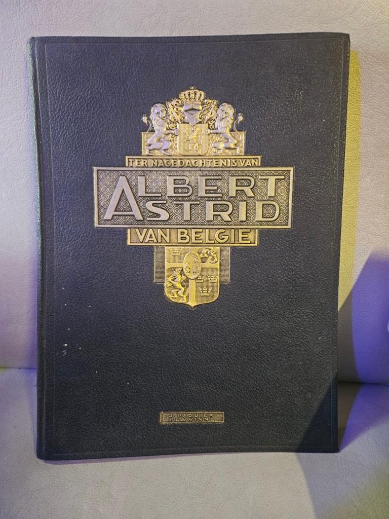 Boek ter nagedachtenis albert Astrid, Verzamelen, Koningshuis en Royalty, Ophalen