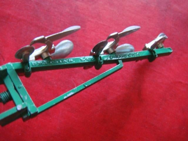 Machine Agricole. Charrue. "Britain England"Vintage". N 6., Collections, Statues & Figurines, Utilisé, Autres types, Envoi