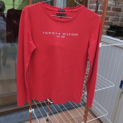 T-shirt nieuw rood Tommy Hilfiger mt 152 (12-14 jaar), Jongen of Meisje, Nieuw, Ophalen of Verzenden, Tommy Hilfiger