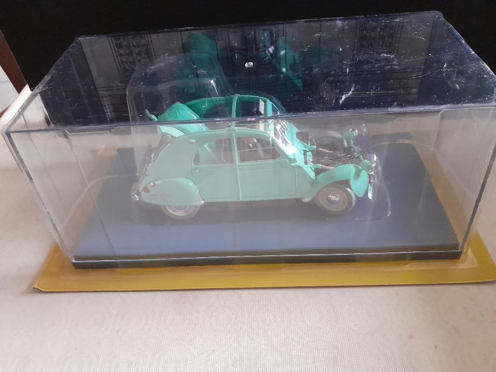 AUTO TINTIN HACHETTE 1 /24 DE 2 CV KAPOT NUMMER 11, Ophalen of Verzenden, Zo goed als nieuw