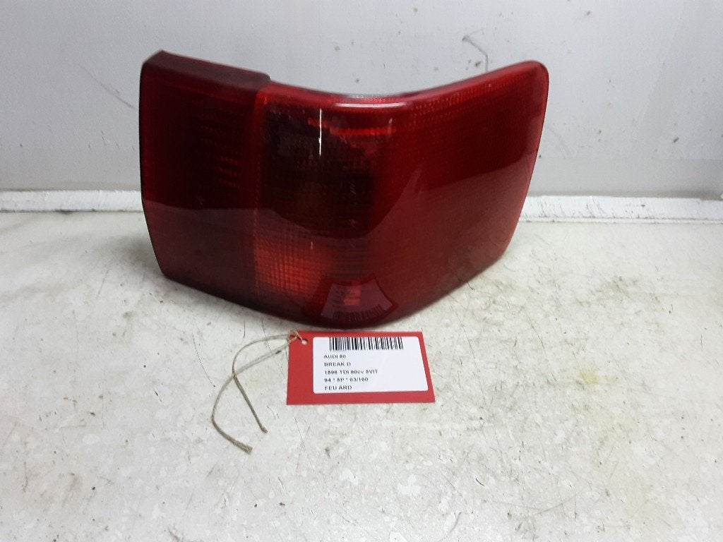 FEU ARRIÈRE DROIT Audi 80 Avant (B4) (01-1991/01-1996), Mevr. I. Hauben, Audi, Utilisé, Rue de l'Espoir 34 34
4030  GRIVEGNÉE, BE