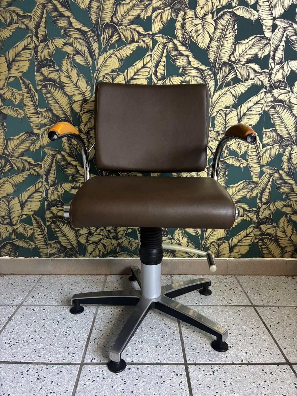 Twee dames kapper stoelen, Huis en Inrichting, Ophalen, Zo goed als nieuw