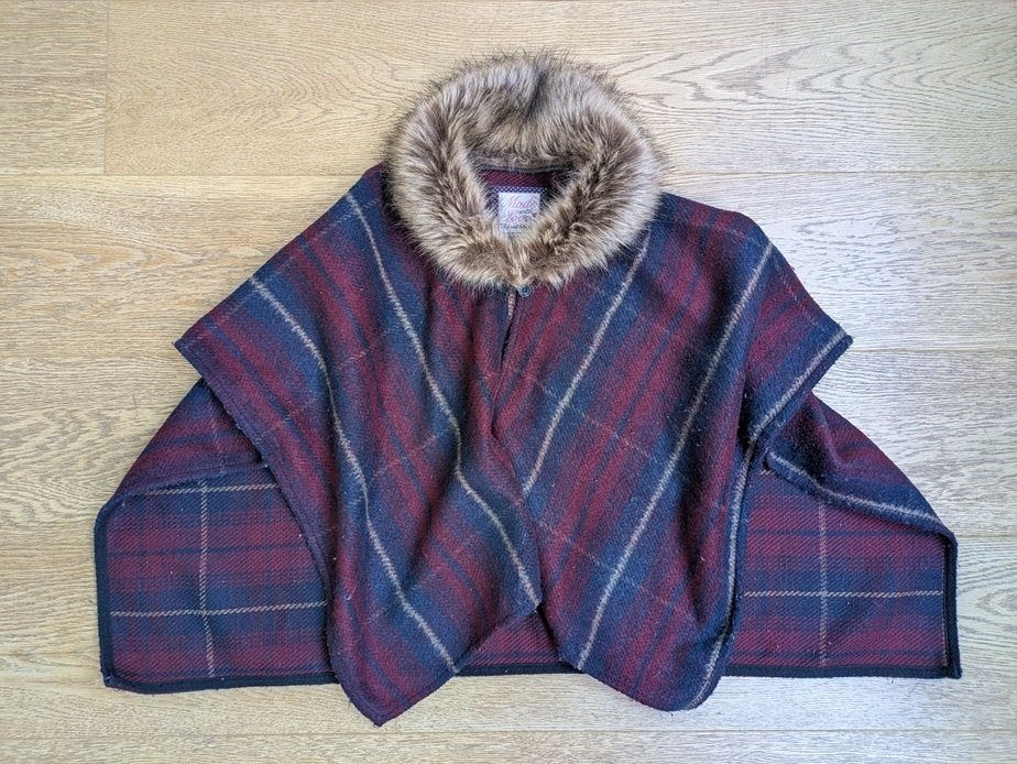F&F - poncho - taille 134 (9 ans), Kinderen en Baby's, Kinderkleding | Maat 134, Ophalen, Zo goed als nieuw