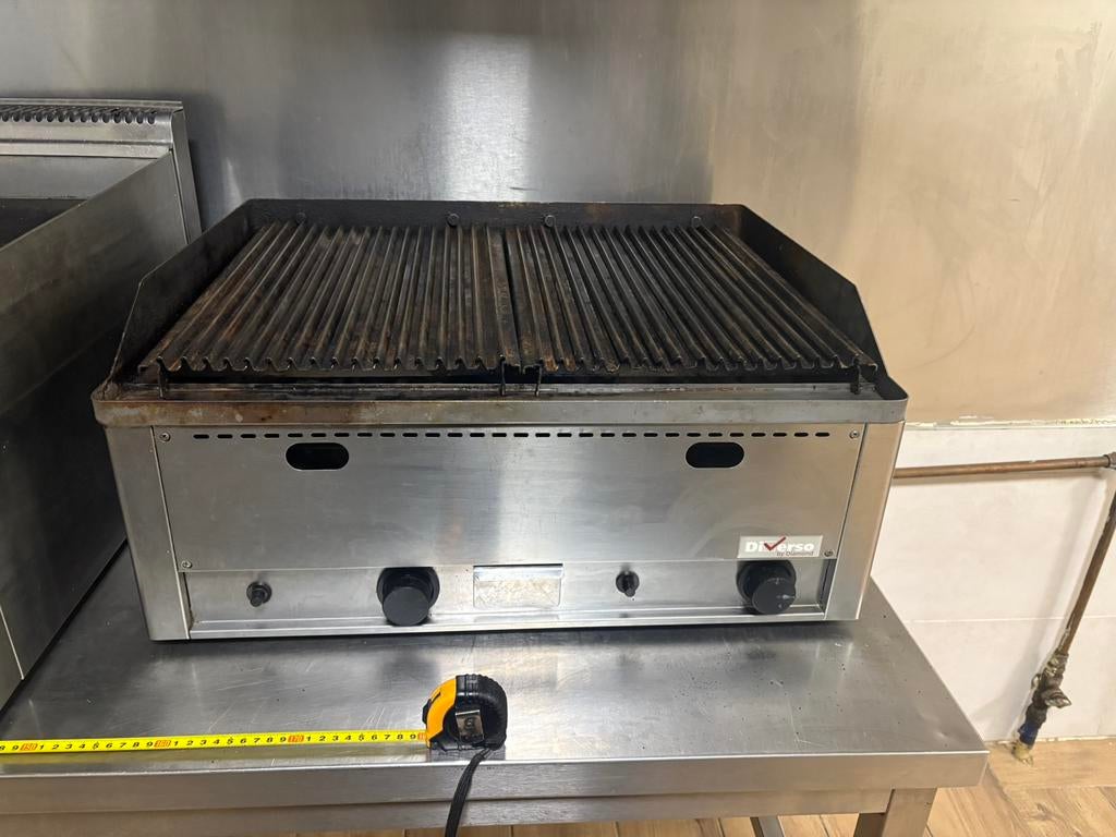 Plancha grill pierre de lave au gaz 600€, Enlèvement, Comme neuf