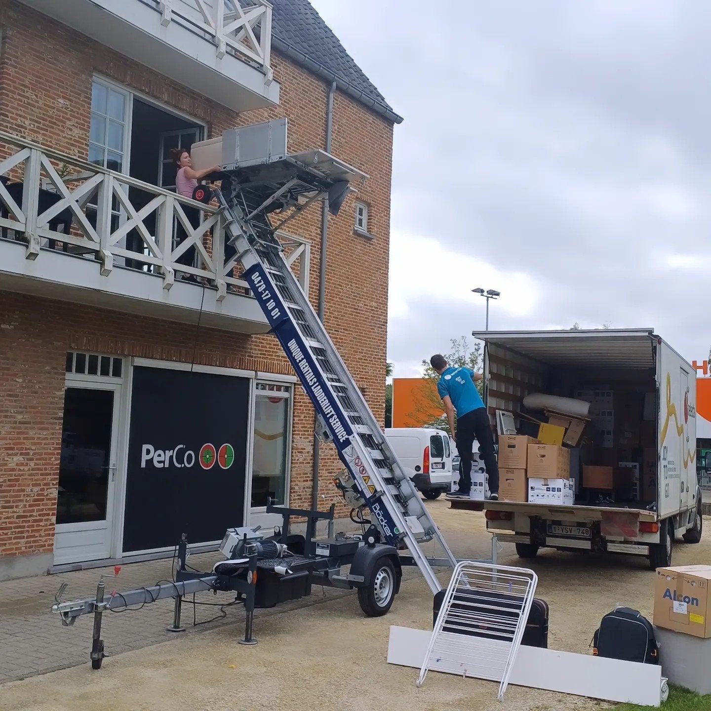 Ladderlift | Verhuislift | Treklift Te Huur Snel  Verhuizen, Automaat, Euro 6, Movano, Bedrijf