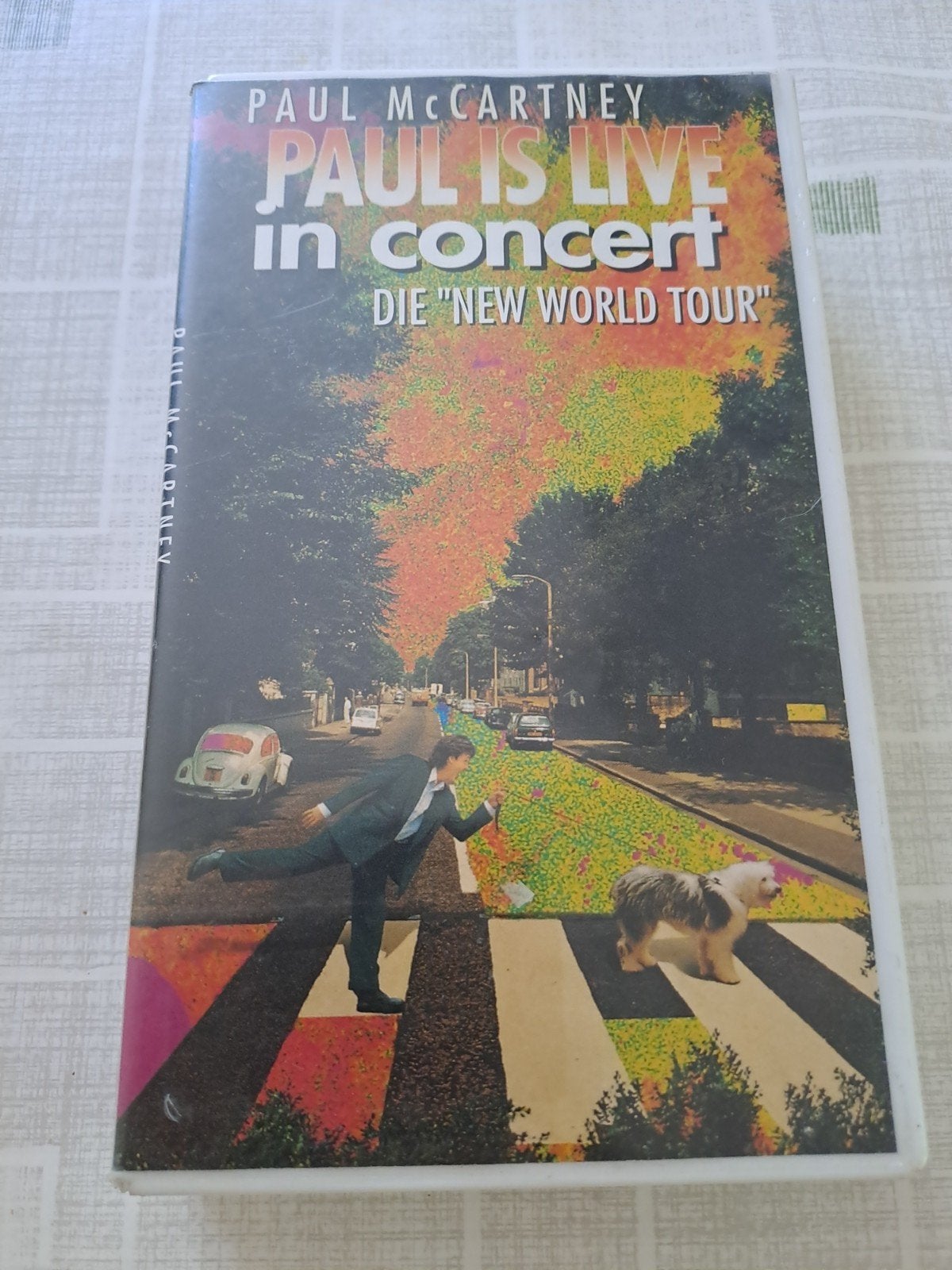 Paul McCartney, Paul is Live.   VHS, Ophalen of Verzenden