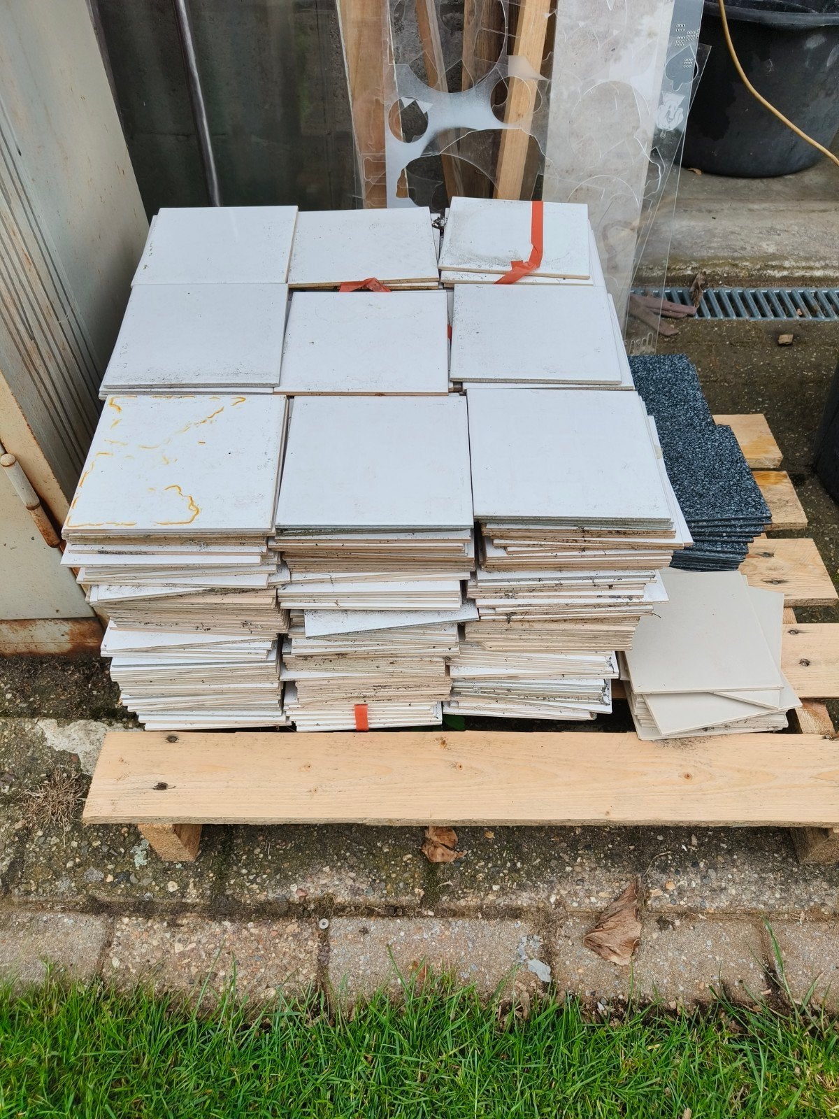 Carreaux 15 x 15 gratuits blancs, gris et une paire de carre, Enlèvement
