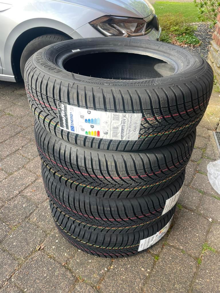 Pneus Goodyear Vector 4 seasons 15 pouces 195/65R15 95V, Ophalen, Zo goed als nieuw