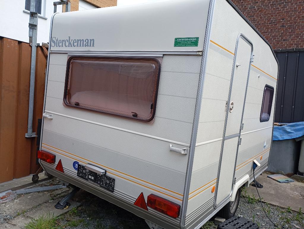 Caravane sterckeman 330M, 2 lits séparés, Sterckeman, 4 à 5 mètres, Particulier
