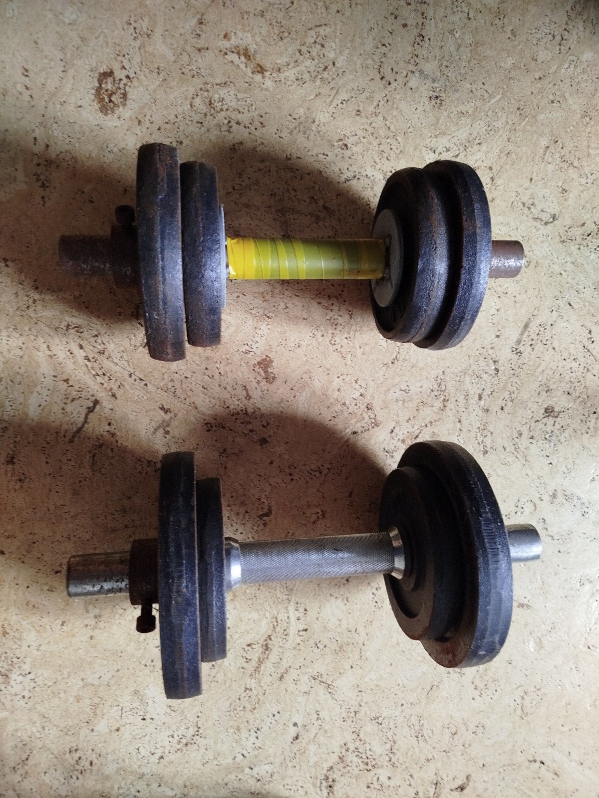 2 halters met gewichten, 7 kg en 7,500 kg. Zie beschrijving, Sport en Fitness, Ophalen