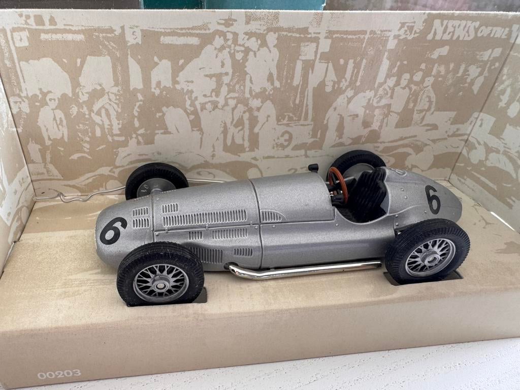Corgi 00203 - Legends Of Speed Mercedes Benz, Ophalen, Zo goed als nieuw