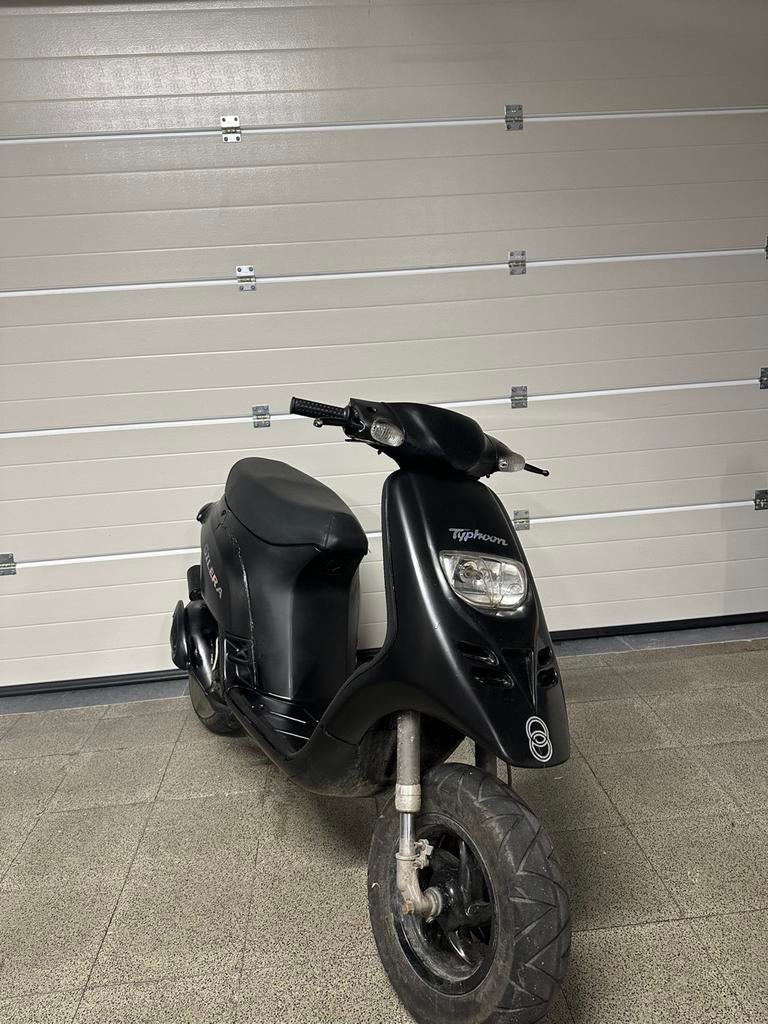 Typhoon, Fietsen en Brommers, Scooters | Piaggio, Zo goed als nieuw, Ophalen