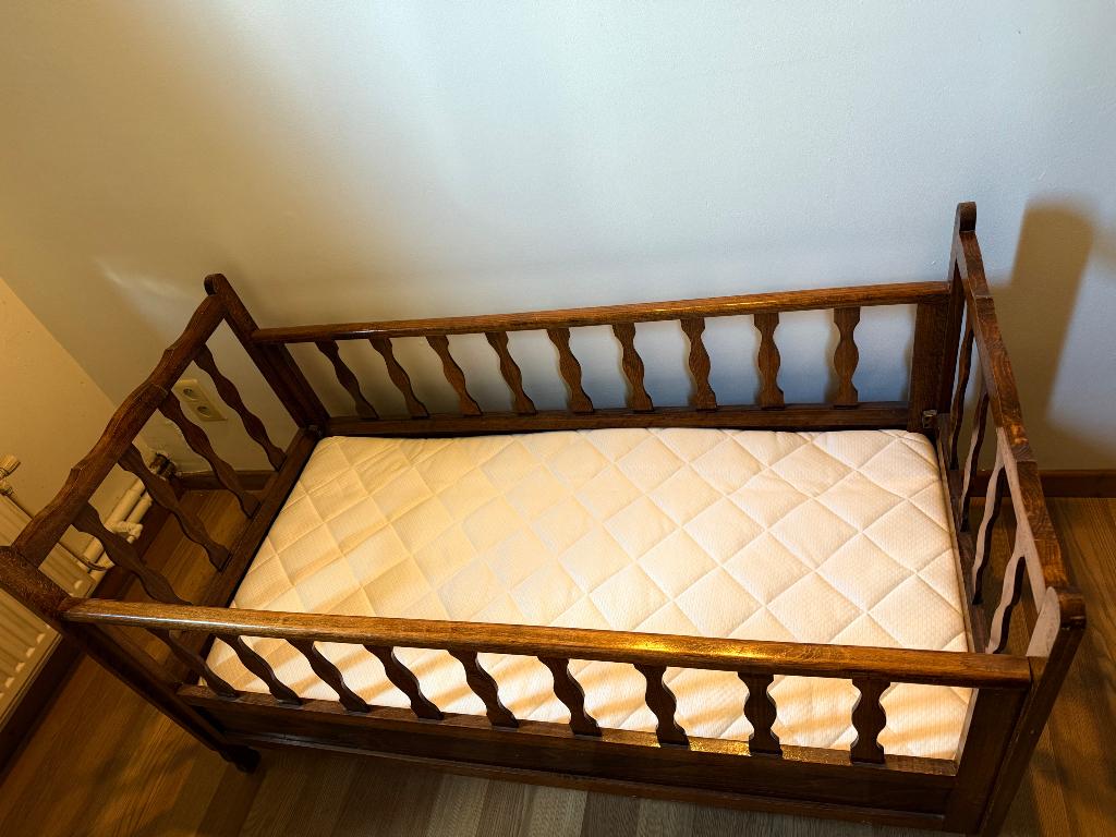 Babybedje vintage, Matelas, 70 à 85 cm, Enlèvement, Utilisé