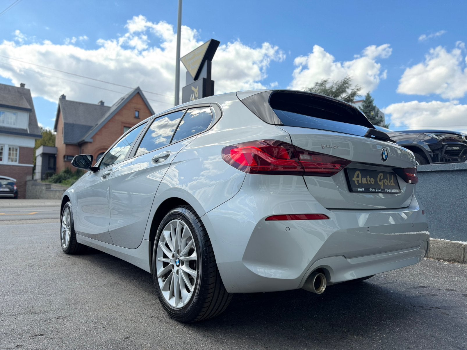 BMW 118i SPORT BOITE AUTO FAIBLE KM 1ER PROPRIO !, Auto's, Automaat, 1 Reeks, Euro 6, 4 cilinders