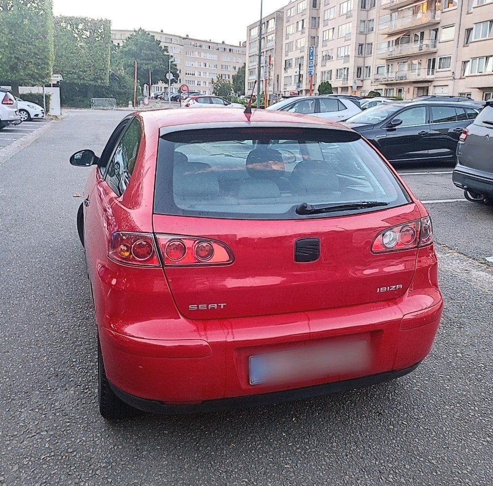 FAIRE OFFRE Seat Ibiza 1.4 essence, manuelle, bon état, Autos, Rouge, Achat, Boîte manuelle, 5 places