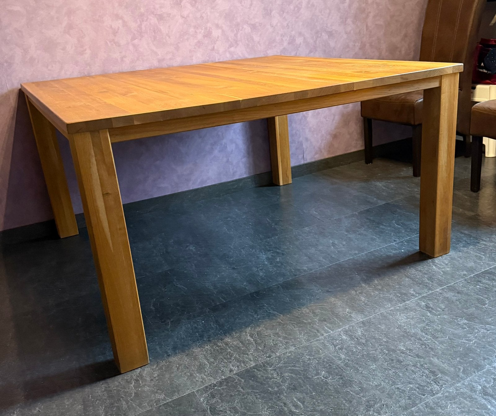 Masief houten tafel. Vierkant, Ophalen, Rustiek, Zo goed als nieuw, Vijf personen of meer