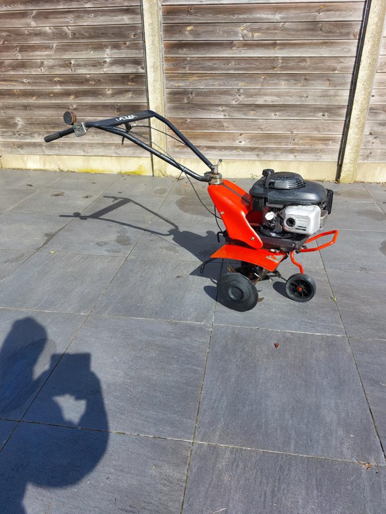 Tuinfrees, Ophalen of Verzenden, Zo goed als nieuw, Tuinfrees, Benzine