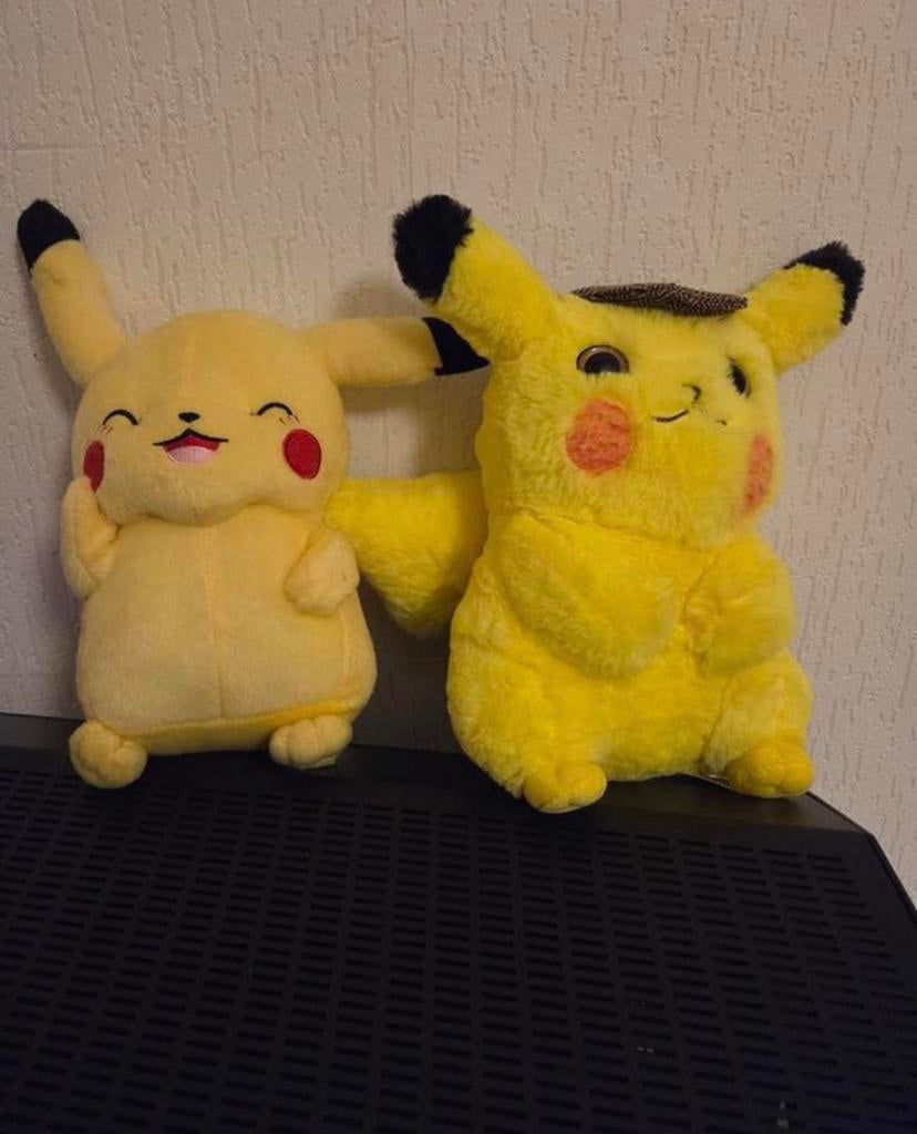 A vendre 2 pikachu officiel, Enlèvement, Comme neuf