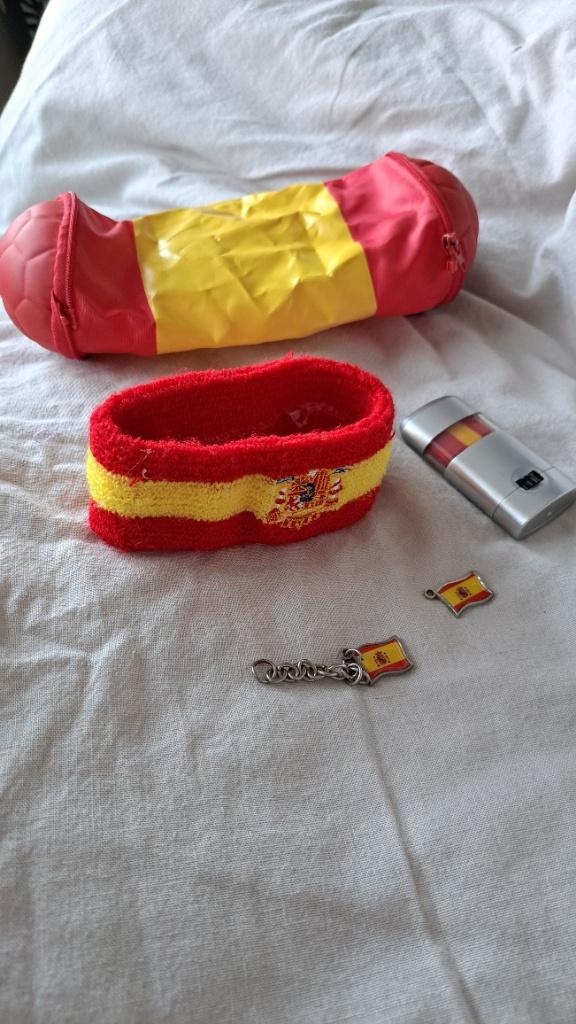 lot accessoires aux couleurs de l'Espagne, Ophalen of Verzenden