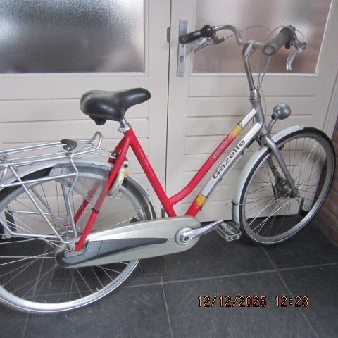 TE KOOP MOOI GAZELLE DAMESFIETS WIELMAAT 28 EN VERSNELLING, Fietsen en Brommers, Fietsen | Dames | Damesfietsen, Ophalen, Gazelle