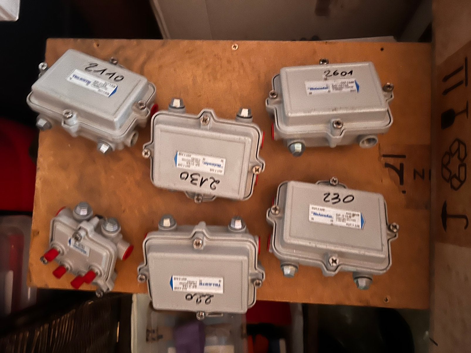 Lot TELeste réseau coaxial – Amplificateurs 5/12 + PBI, Enlèvement ou Envoi, Utilisé